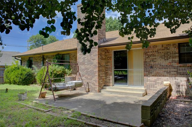 5039 S 26th West Avenue, Tulsa, OK 74107