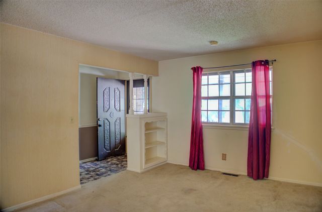 5039 S 26th West Avenue, Tulsa, OK 74107