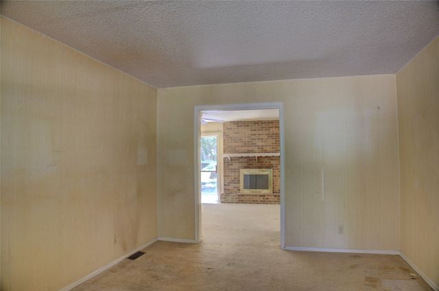 5039 S 26th West Avenue, Tulsa, OK 74107