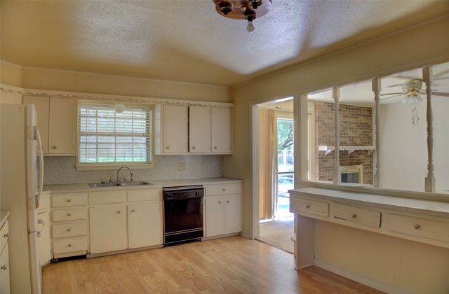 5039 S 26th West Avenue, Tulsa, OK 74107