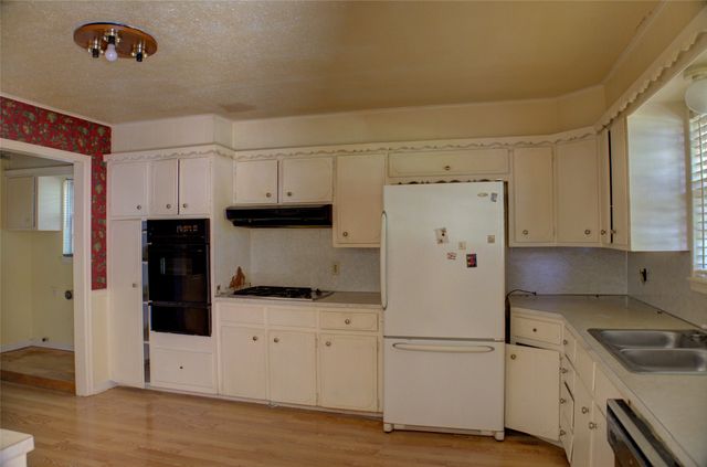 5039 S 26th West Avenue, Tulsa, OK 74107