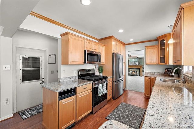 25651 S River Road, Harrison Twp, MI 48045
