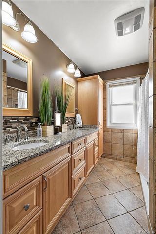 25651 S River Road, Harrison Twp, MI 48045