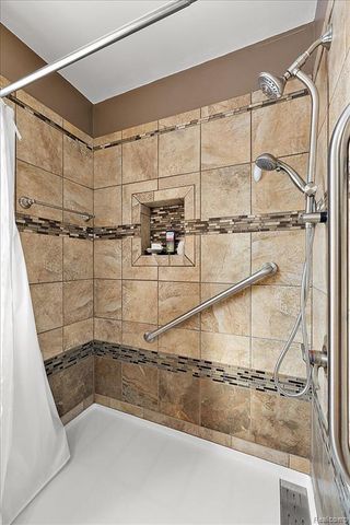 25651 S River Road, Harrison Twp, MI 48045