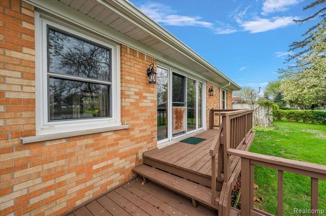 25651 S River Road, Harrison Twp, MI 48045