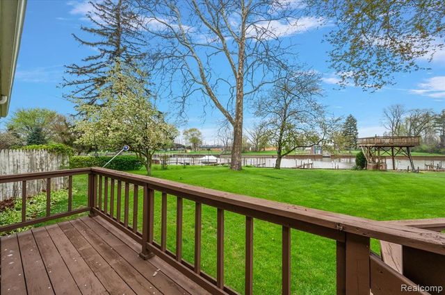 25651 S River Road, Harrison Twp, MI 48045