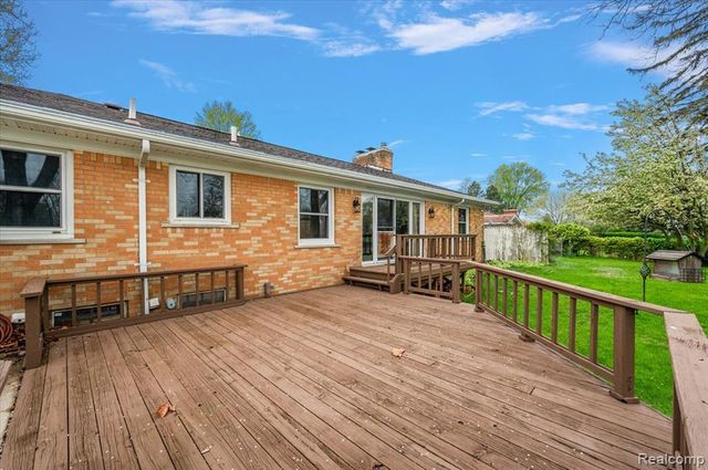 25651 S River Road, Harrison Twp, MI 48045