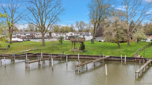 25651 S River Road, Harrison Twp, MI 48045