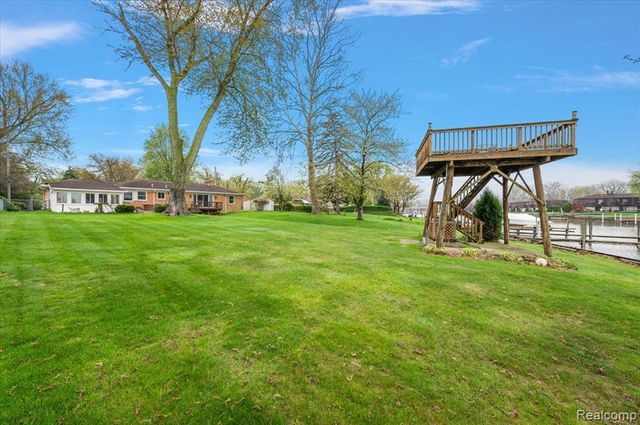 25651 S River Road, Harrison Twp, MI 48045