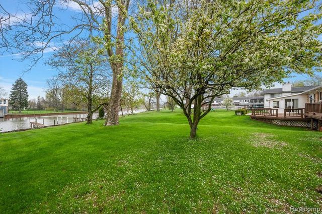25651 S River Road, Harrison Twp, MI 48045