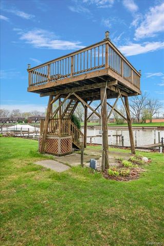25651 S River Road, Harrison Twp, MI 48045