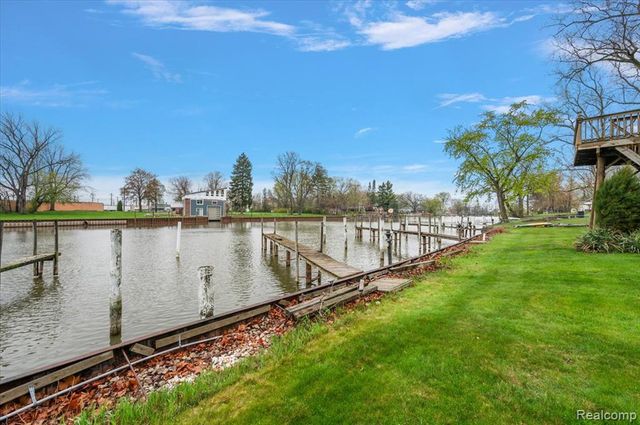 25651 S River Road, Harrison Twp, MI 48045