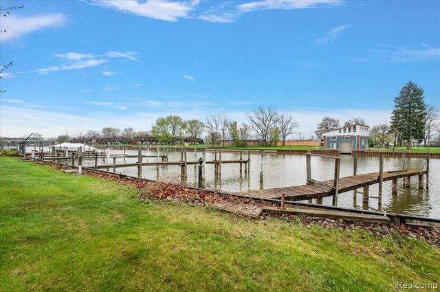 25651 S River Road, Harrison Twp, MI 48045