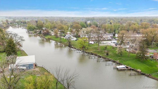 25651 S River Road, Harrison Twp, MI 48045