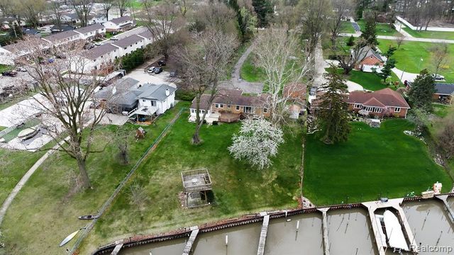 25651 S River Road, Harrison Twp, MI 48045