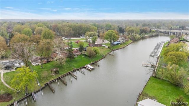 25651 S River Road, Harrison Twp, MI 48045