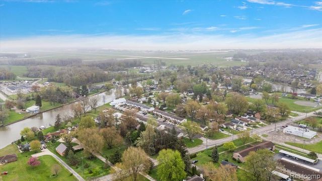 25651 S River Road, Harrison Twp, MI 48045