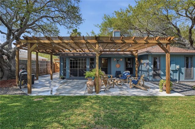 2169 Timberleaf Circ, Ingleside, TX 78362