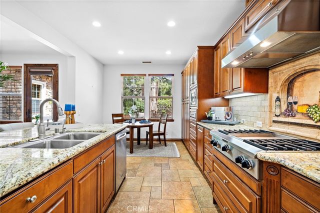 28 Drackert Lane, Ladera Ranch, CA 92694