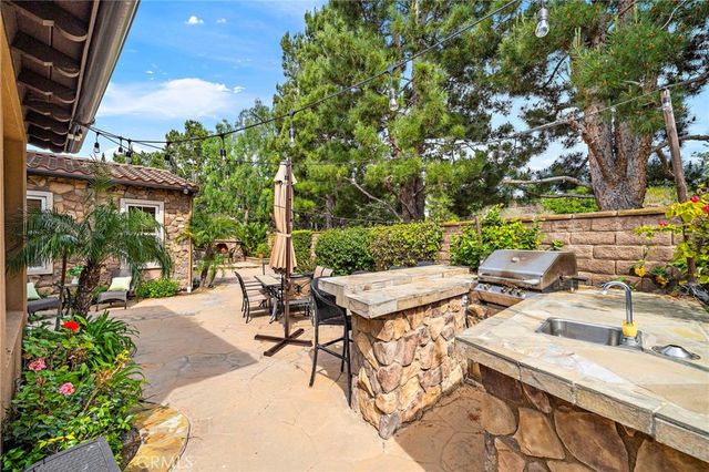 28 Drackert Lane, Ladera Ranch, CA 92694