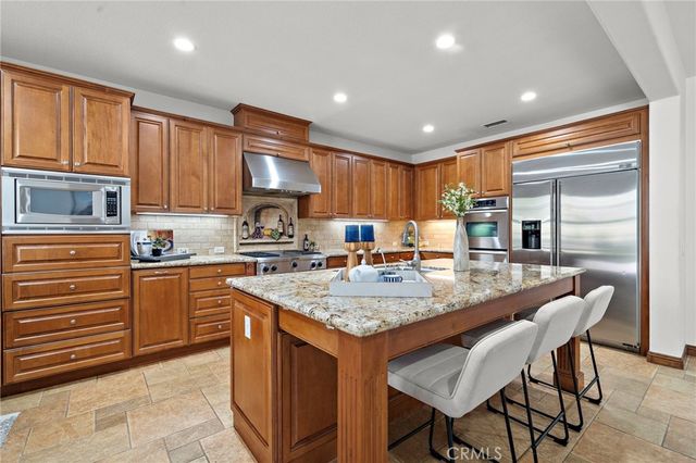28 Drackert Lane, Ladera Ranch, CA 92694