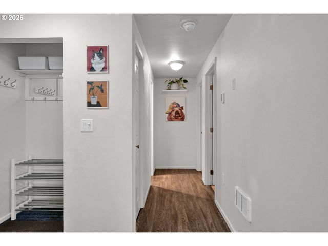 126 TREEHILL Loop, Eugene, OR 97405