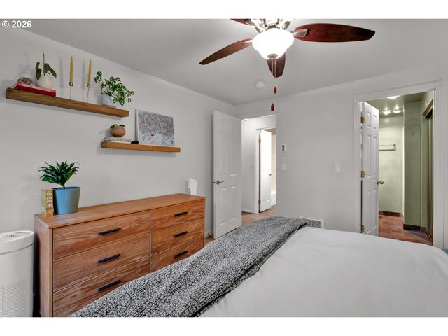 126 TREEHILL Loop, Eugene, OR 97405