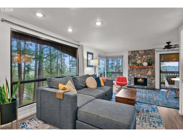 126 TREEHILL Loop, Eugene, OR 97405