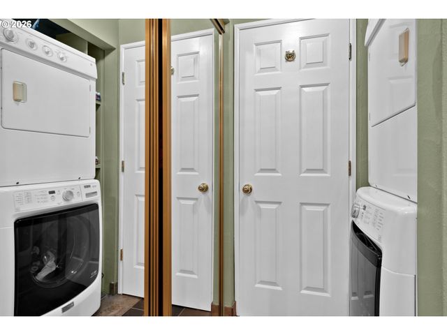 126 TREEHILL Loop, Eugene, OR 97405