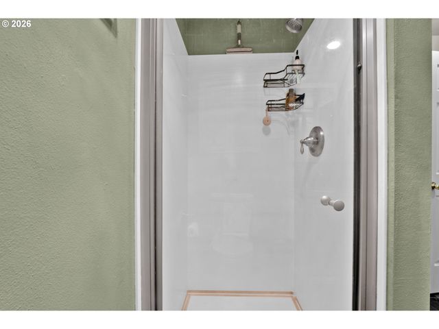 126 TREEHILL Loop, Eugene, OR 97405