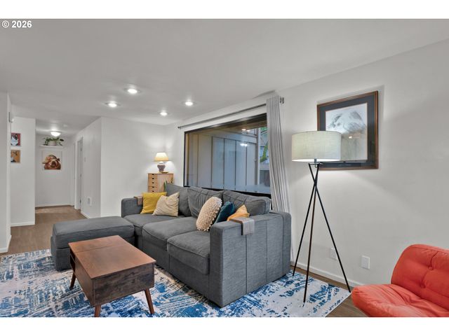 126 TREEHILL Loop, Eugene, OR 97405