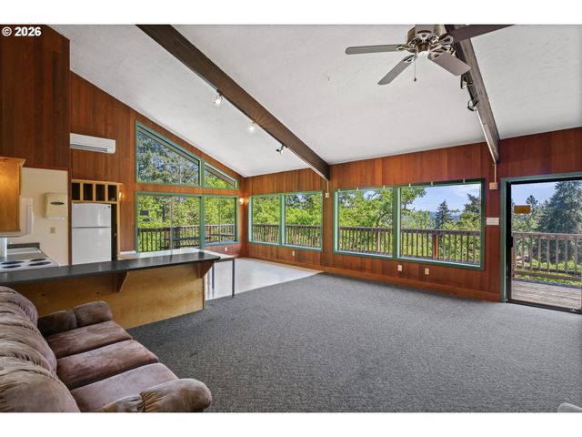 126 TREEHILL Loop, Eugene, OR 97405