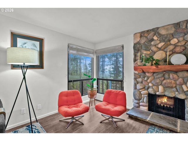 126 TREEHILL Loop, Eugene, OR 97405