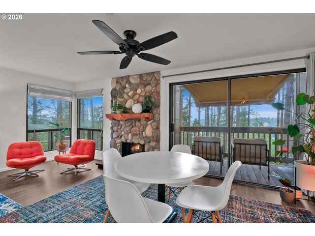 126 TREEHILL Loop, Eugene, OR 97405