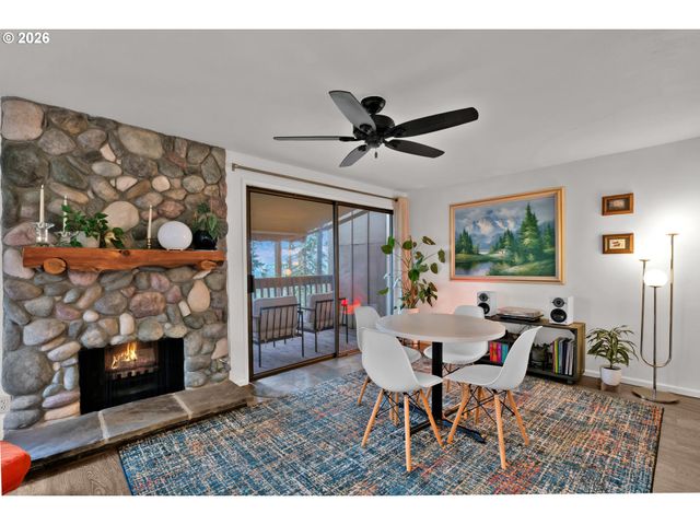 126 TREEHILL Loop, Eugene, OR 97405