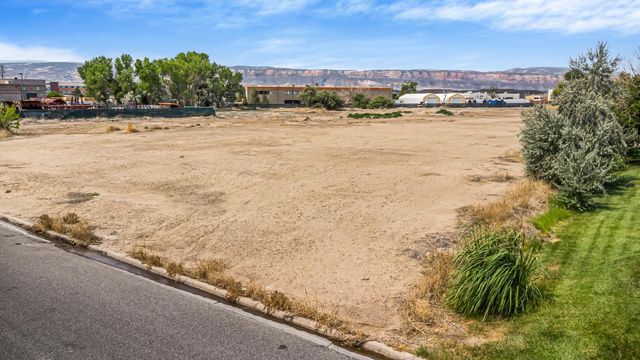 625 Hollingsworth Street, Grand Junction, CO 81505