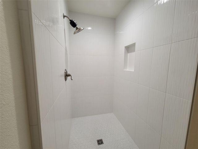 2011 Meadowridge DR A, Austin, TX 78704