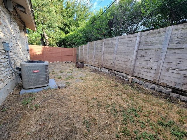 2011 Meadowridge DR A, Austin, TX 78704