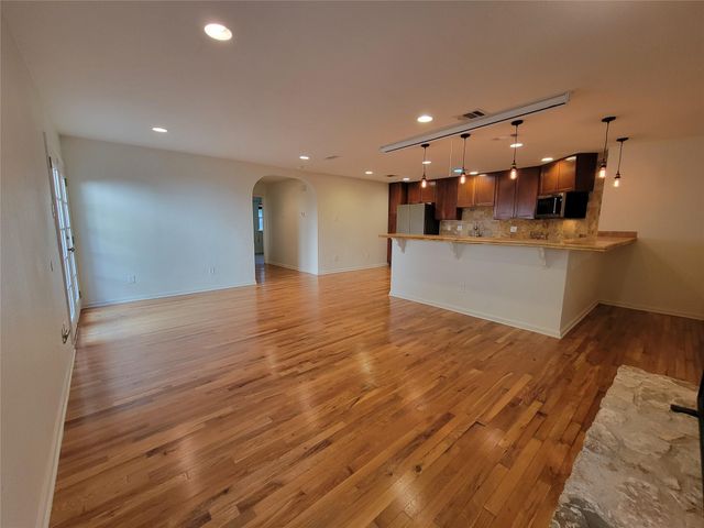 2011 Meadowridge DR A, Austin, TX 78704