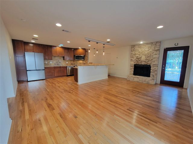 2011 Meadowridge DR A, Austin, TX 78704