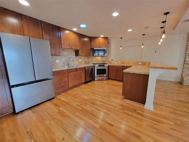 2011 Meadowridge DR A, Austin, TX 78704