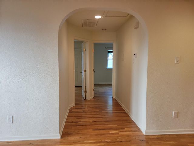 2011 Meadowridge DR A, Austin, TX 78704