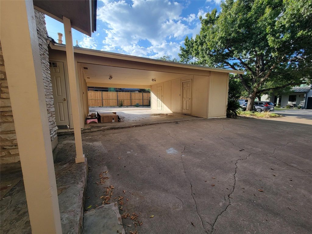 2011 Meadowridge DR A, Austin, TX 78704