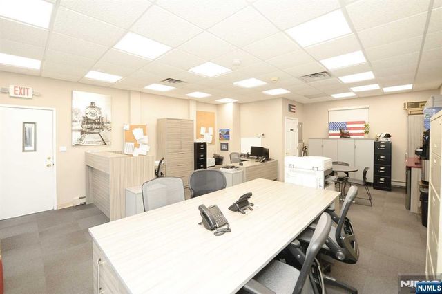 20-00 Fair Lawn Avenue, Fair Lawn, NJ 07410