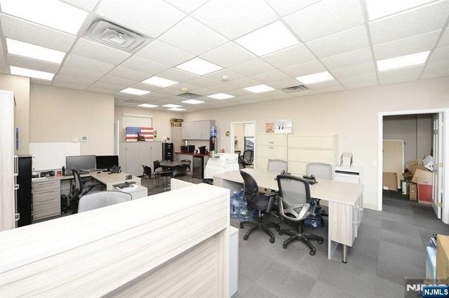 20-00 Fair Lawn Avenue, Fair Lawn, NJ 07410