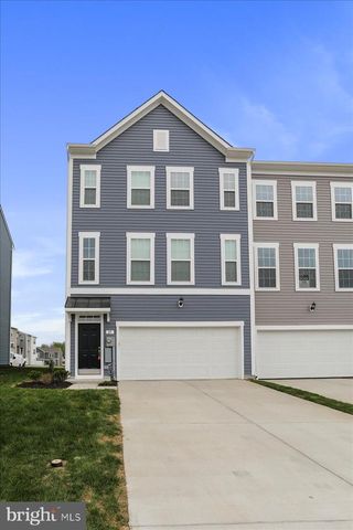 100 STAFFORD PL, Falling Waters, WV 25419