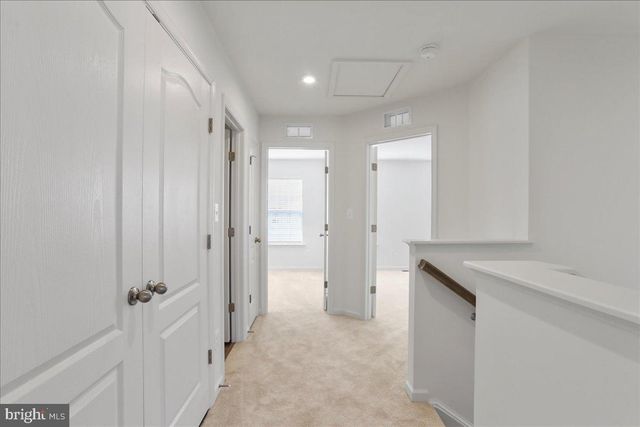 100 STAFFORD PL, Falling Waters, WV 25419