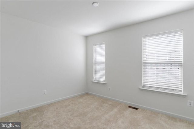 100 STAFFORD PL, Falling Waters, WV 25419