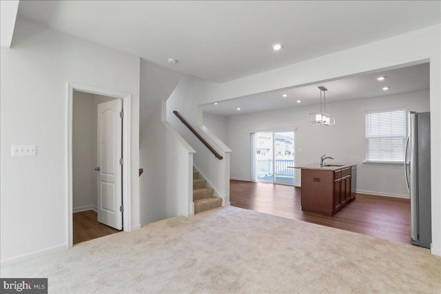 100 STAFFORD PL, Falling Waters, WV 25419