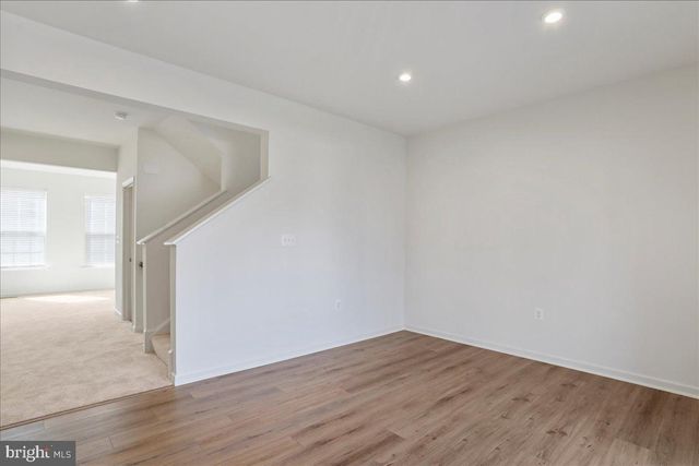 100 STAFFORD PL, Falling Waters, WV 25419